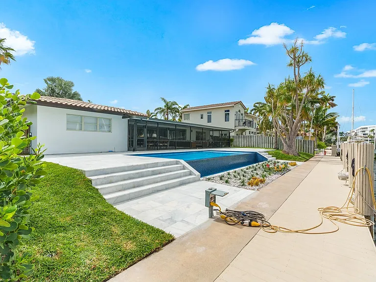 273 Tropic Dr — Photo 10