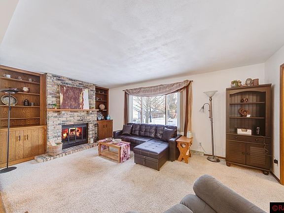 3rd image of 180 19th Pl NE