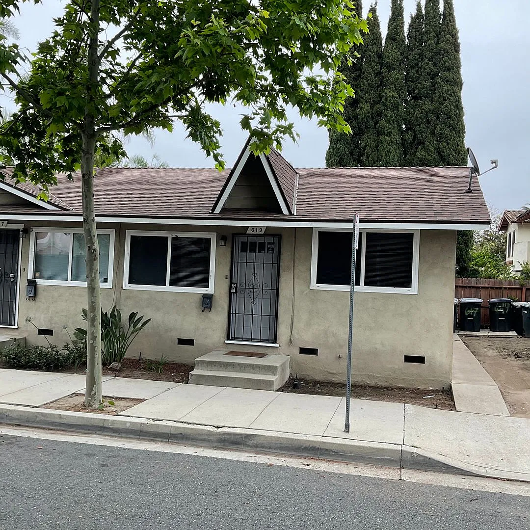 Glassell (615-619) South — Photo 2