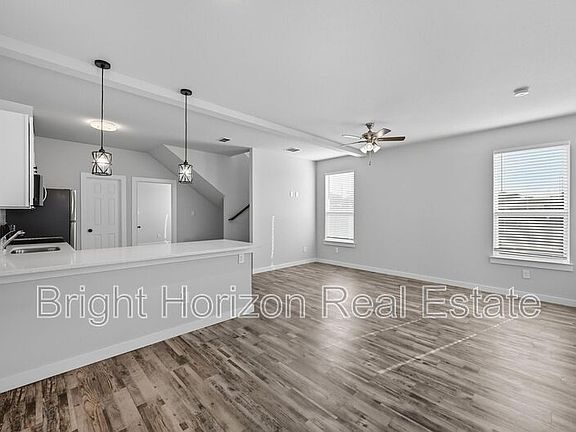 2nd image of 3475 Valley Vista Dr
