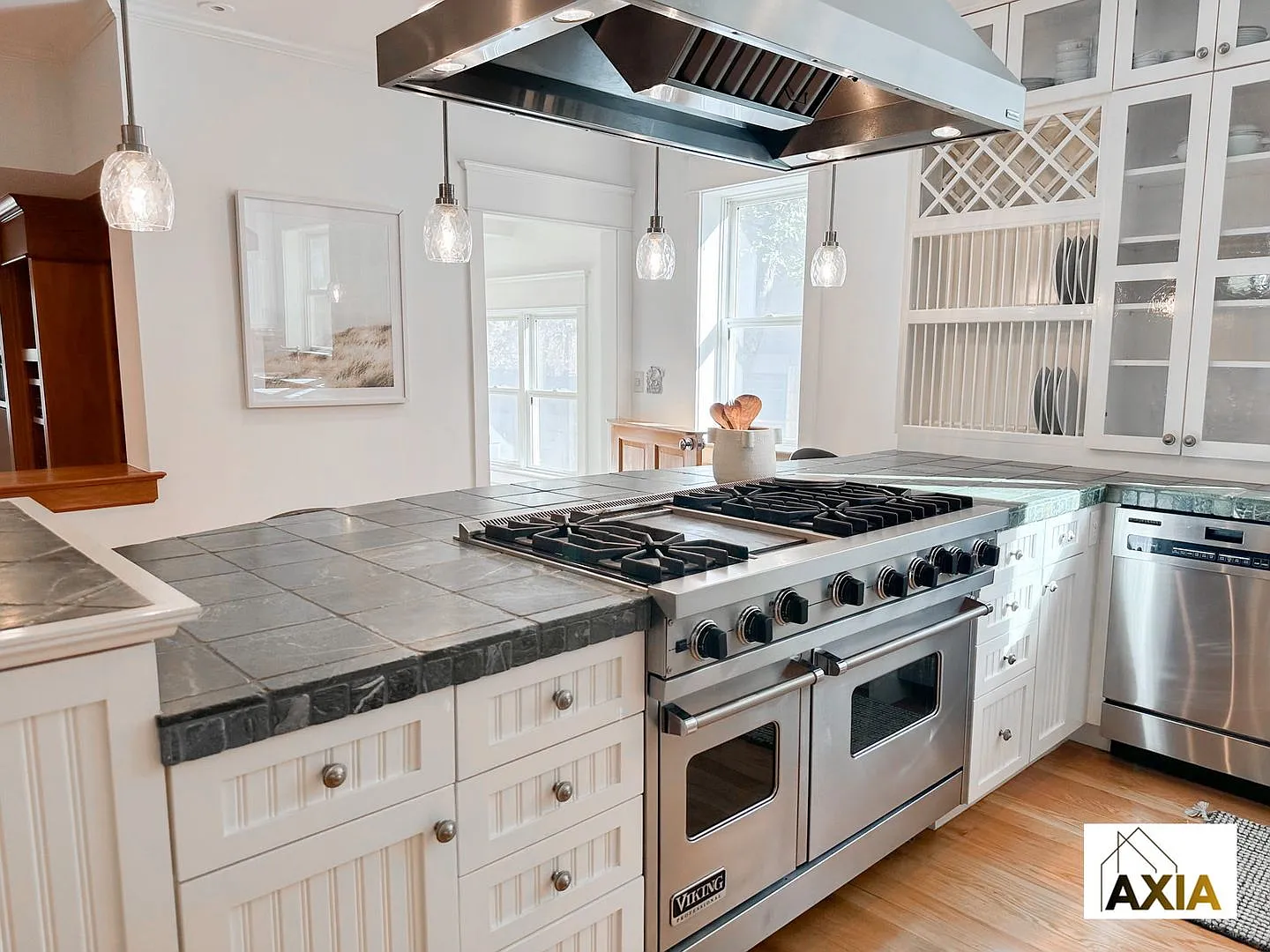 Luxury 3BD/2.5BA Home on Boulder Creek! — Photo 3