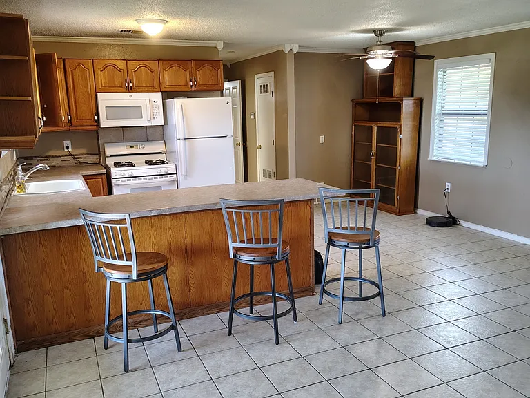 1264 Harmony Cir — Photo 4