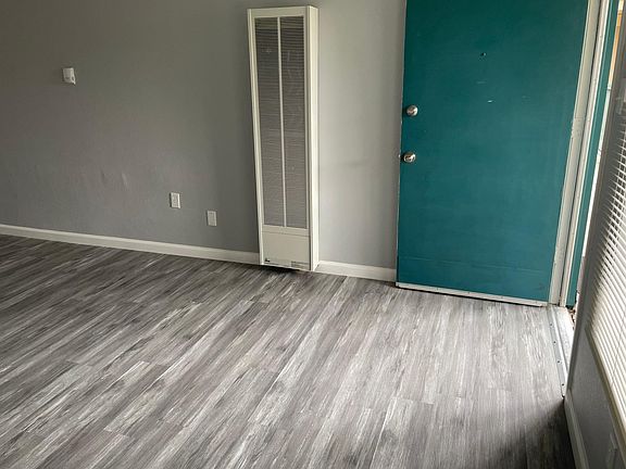 5th image of 9720 Flower St #100