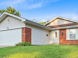 3470 Greenway Chase Dr, Florissant, MO 63031