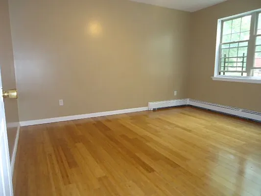 Rented by Hakeem Shahid, LREB | media 4