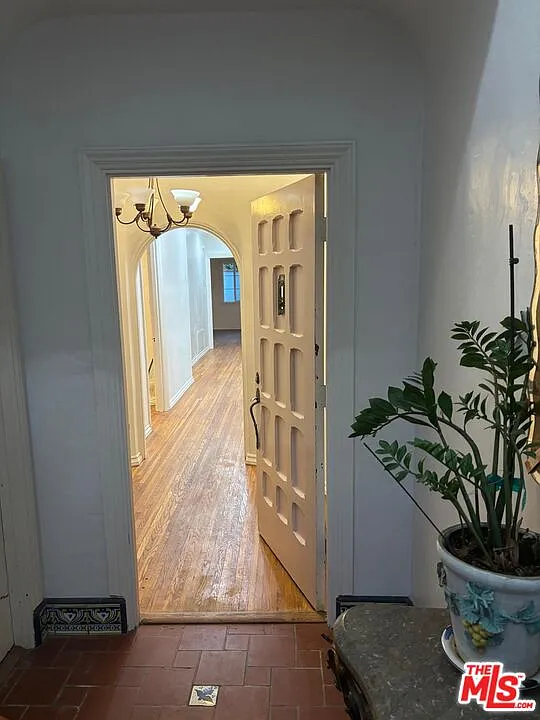 2 bed, 2.5 bath, 2000 sqft, $4,995 — Photo 2