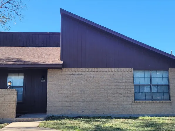 1727 Creekview Dr, Glenn Heights, TX 75154