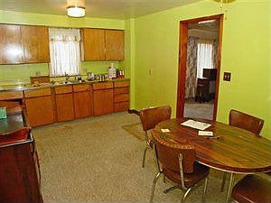 4th image of 142 N 21st St