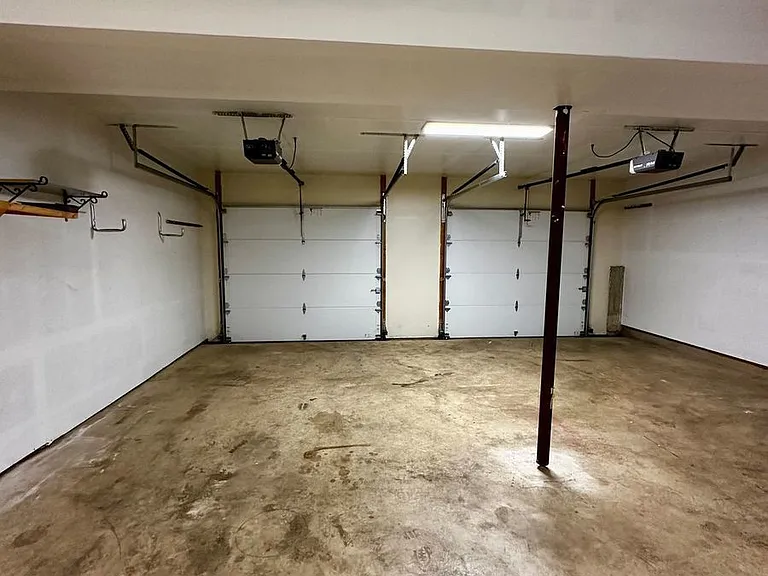 8 Scarborough Ct — Photo 26