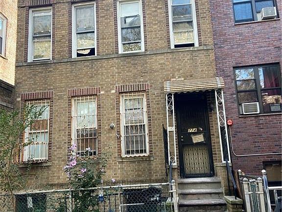4th image of 774 48th St