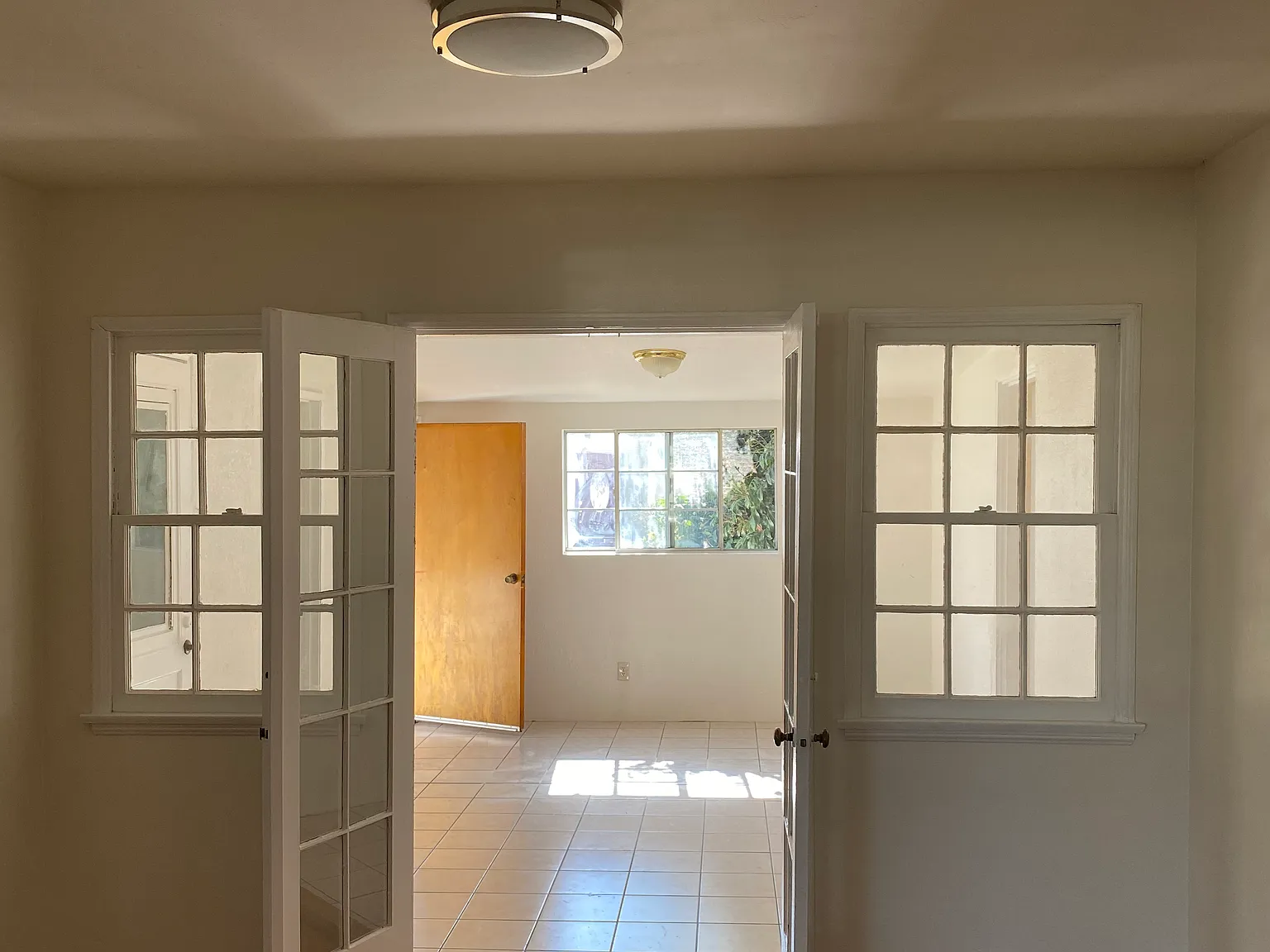 3 bed, 1200 sqft, $3,100 — Photo 4