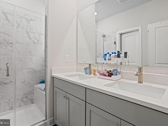 4th image of 5332 Kings Canyon Ct