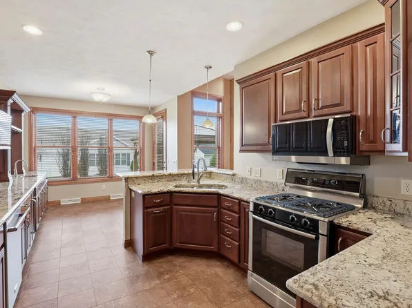 1892 N Sunrise Ln, Appleton, WI 54913