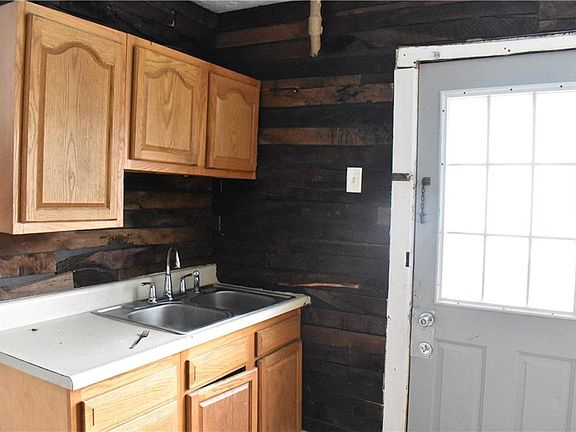 4th image of 423 McDonough St