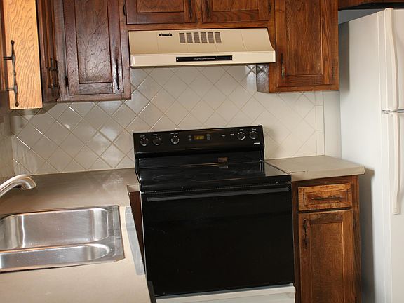 4th image of 556 Beach St #556BEACH