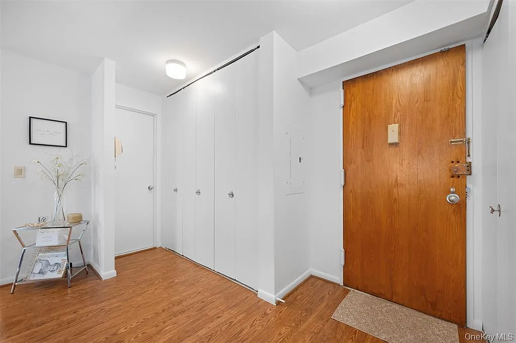 2 bed, 1.5 bath, 1100 sqft, $4,250 — Photo 4