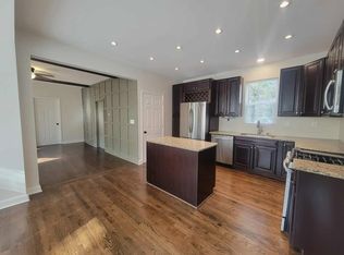 421 La Fox River Dr #1, Algonquin, IL 60102