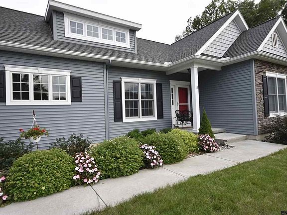 2nd image of 11 Jennifer Dr