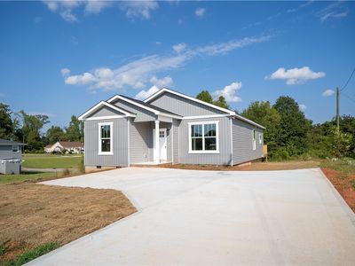 405 S Cherry St, Seneca, SC, 29678