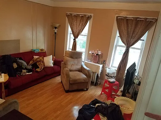 Sold by Liz Realty Group | media 17