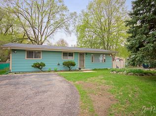 8925 Highland Dr, Wonder Lake, IL