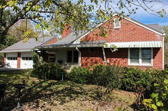 1st image of 212 Rosemont St