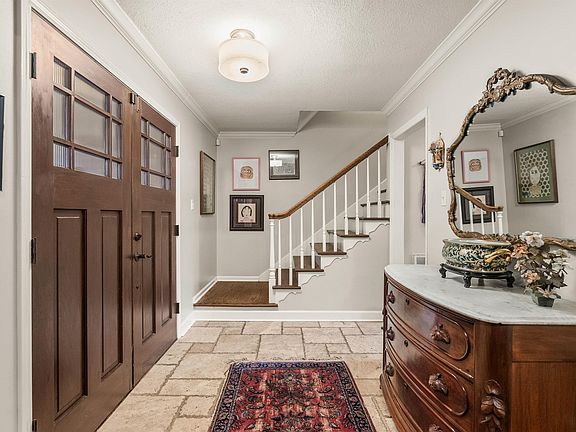 4th image of 8 Bugle Ct