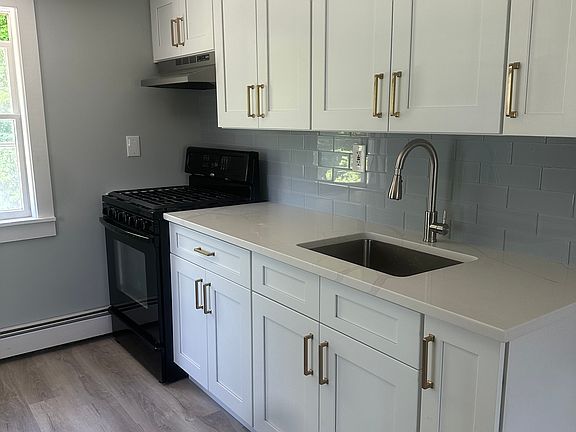 3rd image of 16 N Main St Unit 2