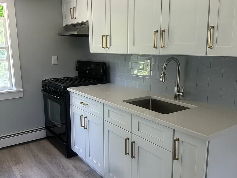16 N Main St #2 — Photo 3