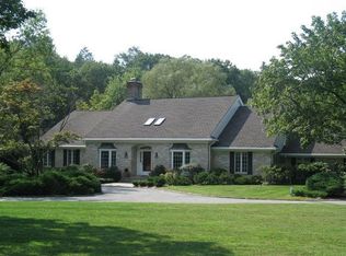 14 Wampus Lake Dr, Armonk, NY 10504