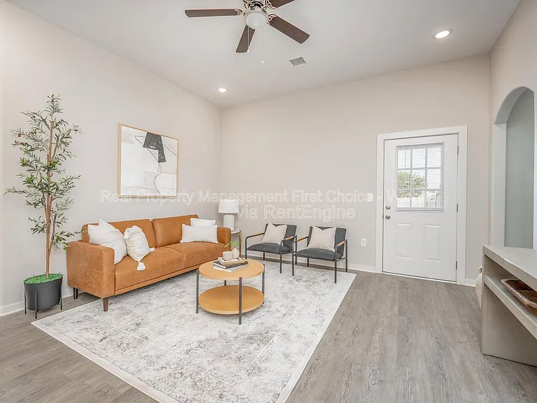 3426 W Angel St — Photo 5