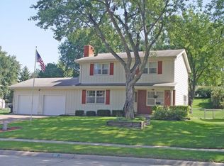 1113 Coach Rd, Papillion, NE 68046