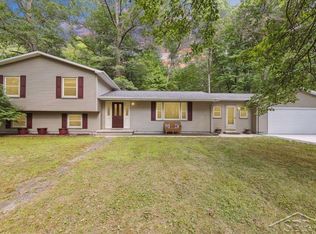 640 E Wheeler Rd, Midland, MI 48640