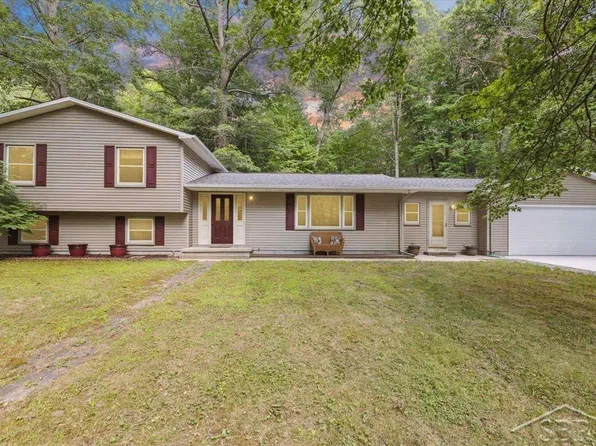 640 E Wheeler Rd, Midland, MI 48640