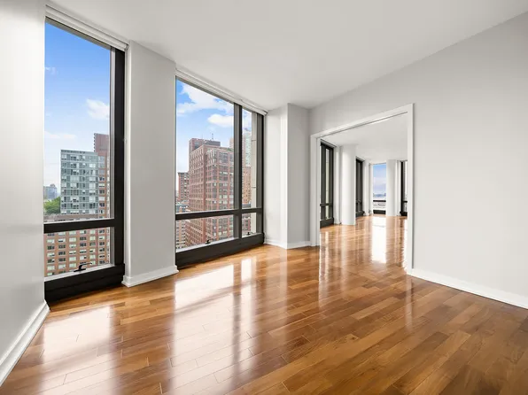 101 Warren Street image 12 of 19