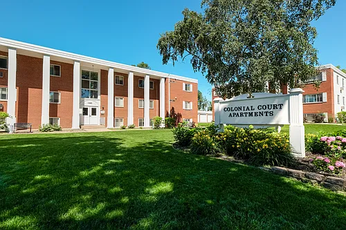 Colonial Court Photo 1