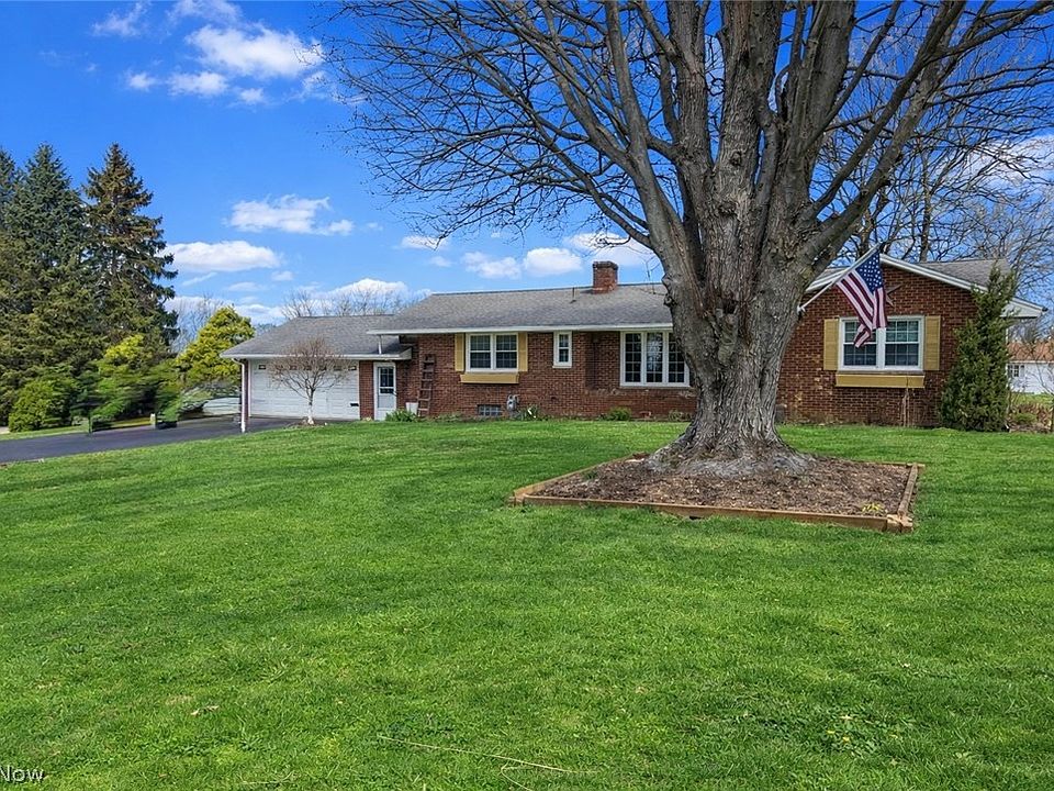 1st image of 374 Rea Dr