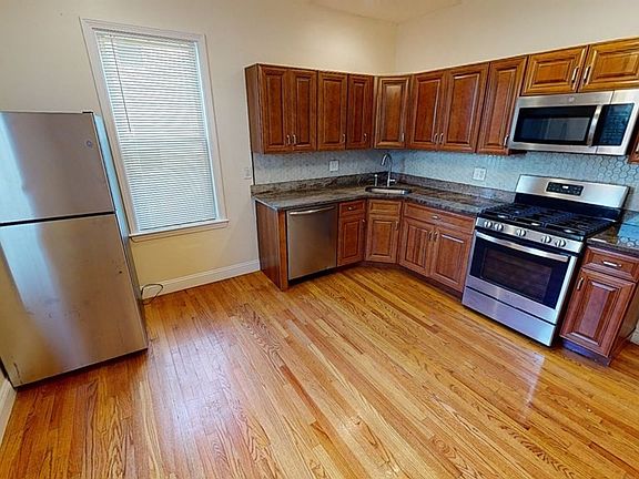3rd image of 55 Hazelton St #2