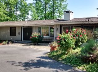 102 Carleton Ln, Oak Ridge, TN 37830