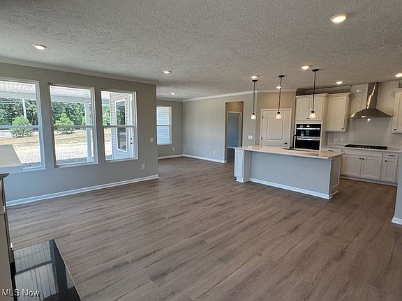 4th image of 423 Clipper Ct