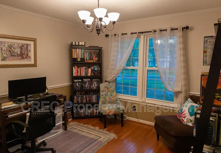 114 Queensbury Cir — Photo 11