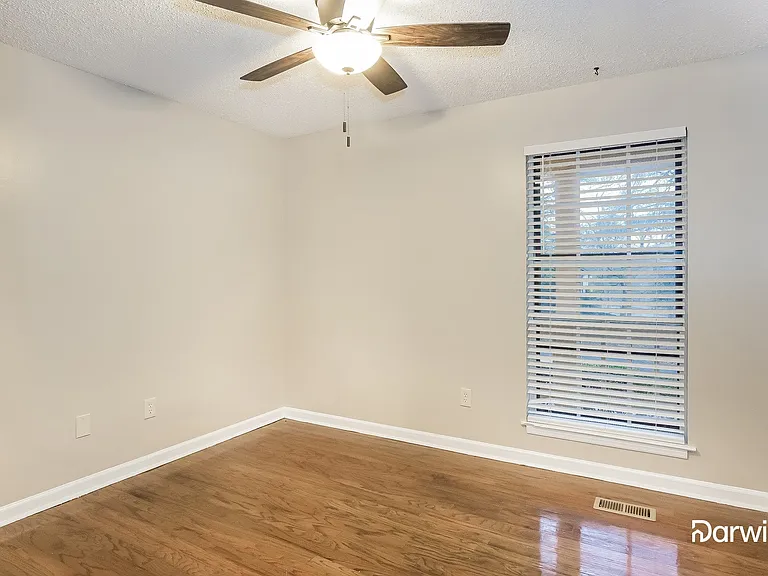 5704 Dorchester Way — Photo 9