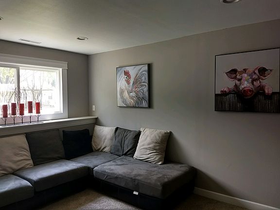 3rd image of 1285 Hardin Dr
