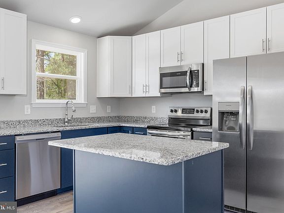 3rd image of 44 Woodland Dr