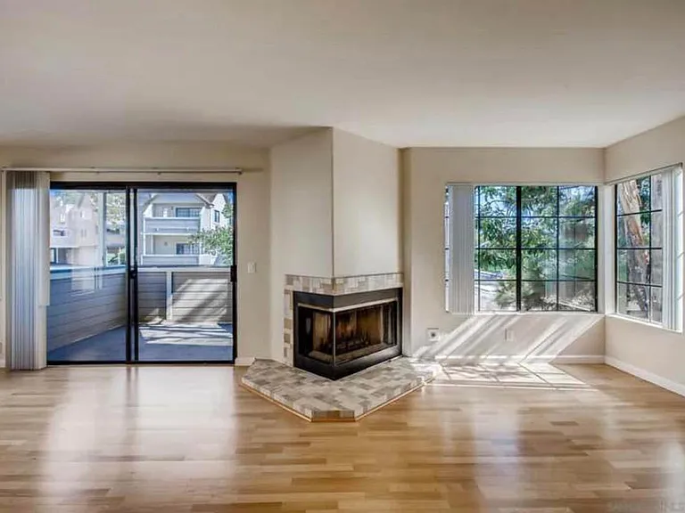9250 Towne Centre Dr #1 — Photo 3