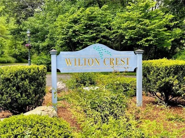 3 Wilton Crest #3, Wilton, CT 06897