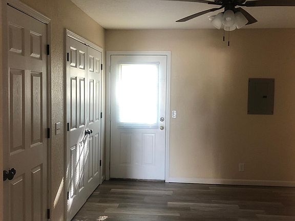 4th image of 1606 Chris Dr #1
