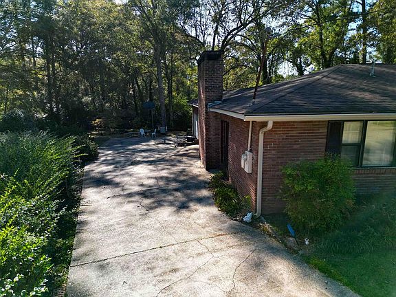 3rd image of 3114 Greenwood Dr