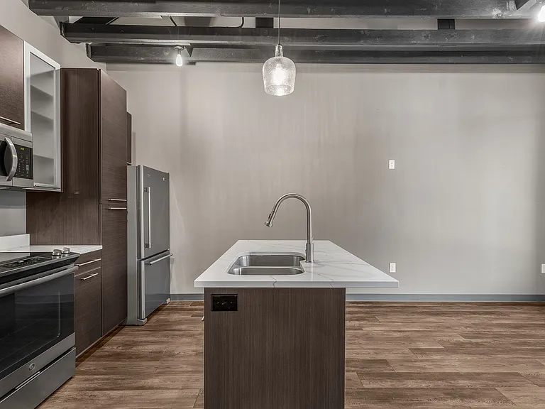 905 9th St #LOFT G — Photo 9