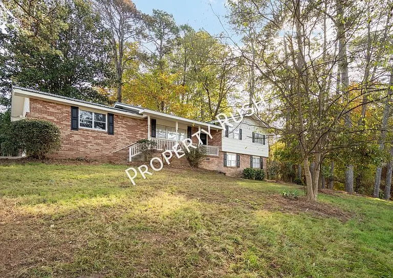 20 Linda Ln — Photo 3